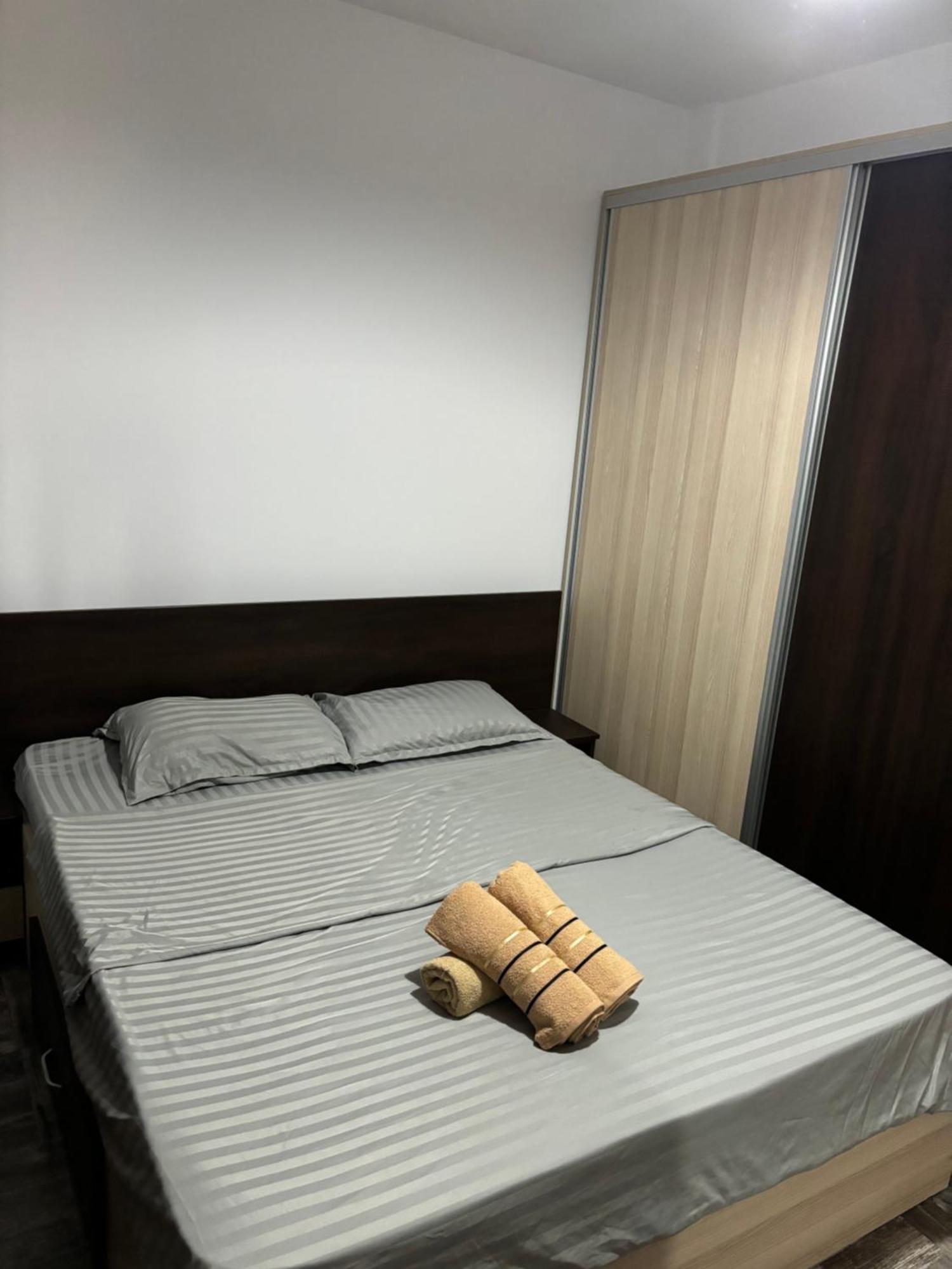 Sweet Home Iasi Airport 2 エクステリア 写真